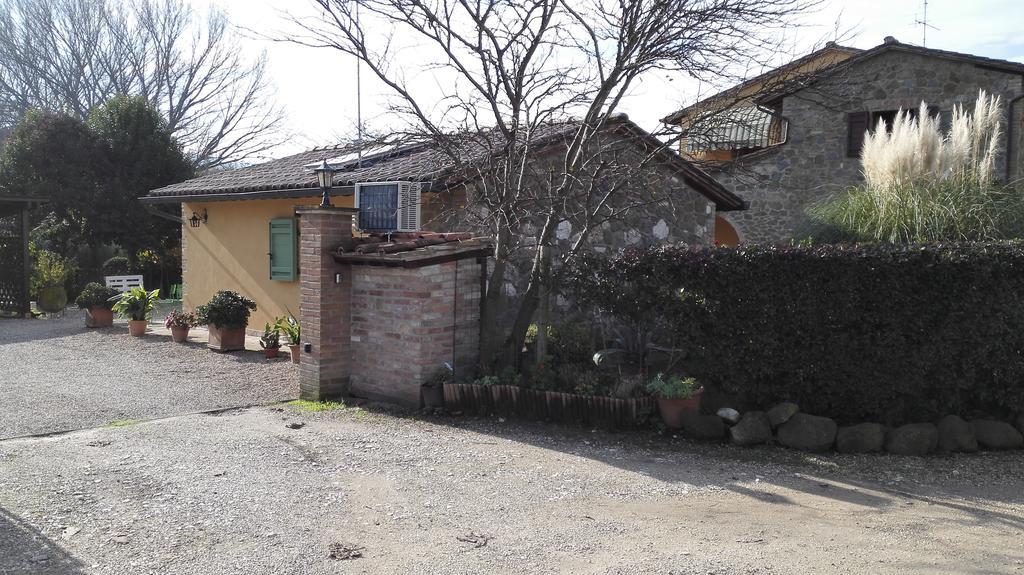 Casa La Quiete Villa Torgiano Bagian luar foto