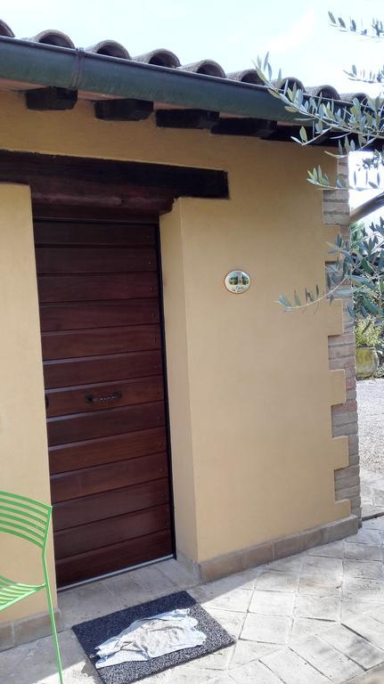 Casa La Quiete Villa Torgiano Bagian luar foto