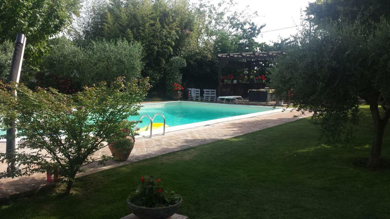 Casa La Quiete Villa Torgiano Bagian luar foto