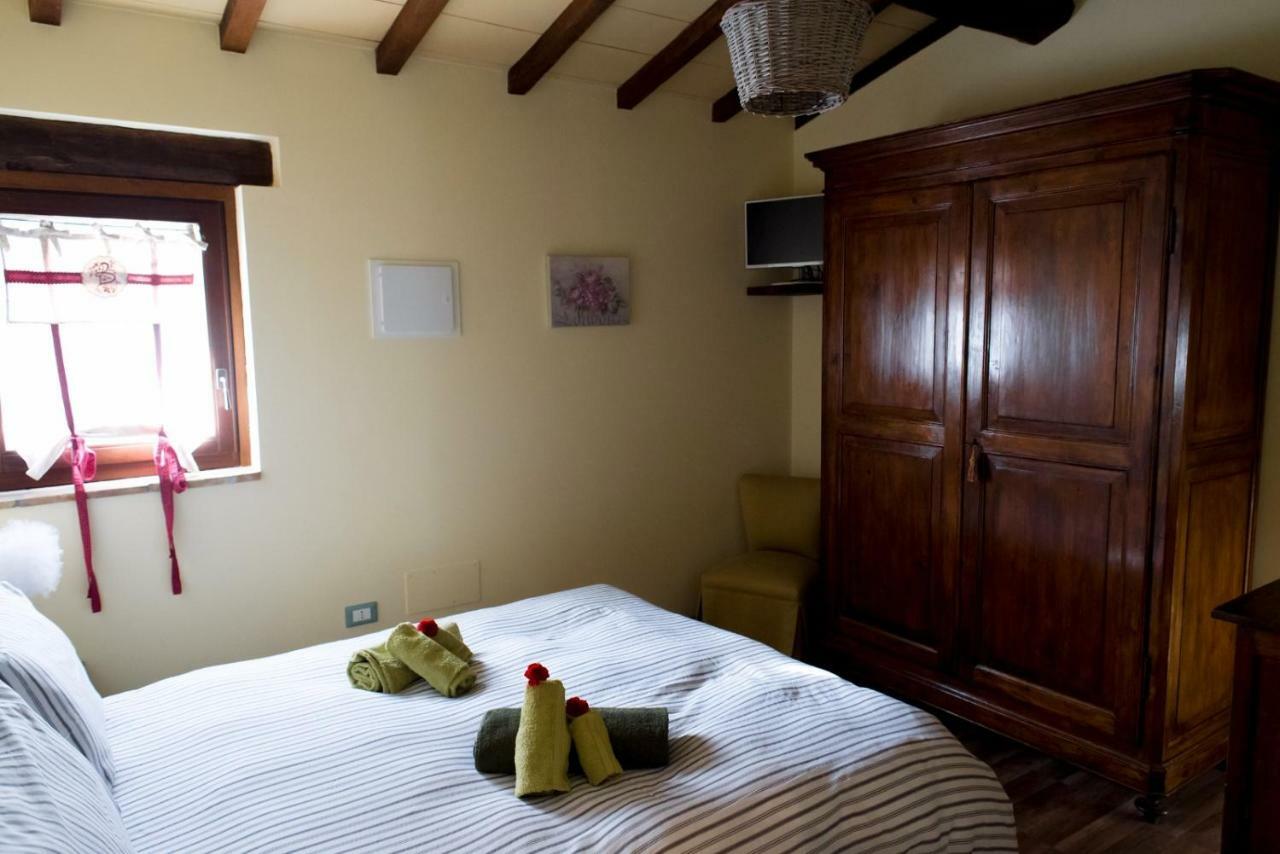 Casa La Quiete Villa Torgiano Bagian luar foto