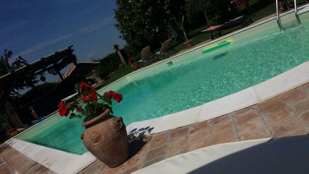 Casa La Quiete Villa Torgiano Bagian luar foto